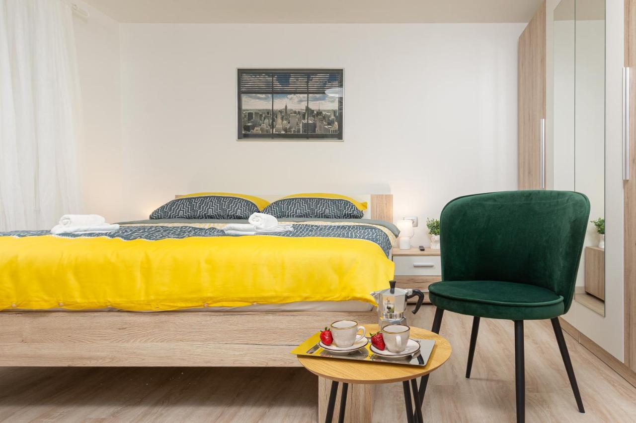 Apartment Ena Near Pula Amphitheater Пула Экстерьер фото