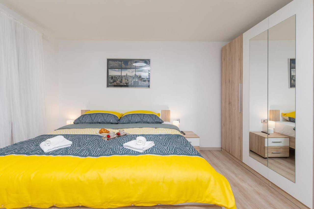 Apartment Ena Near Pula Amphitheater Пула Экстерьер фото
