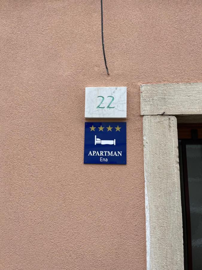Apartment Ena Near Pula Amphitheater Пула Экстерьер фото