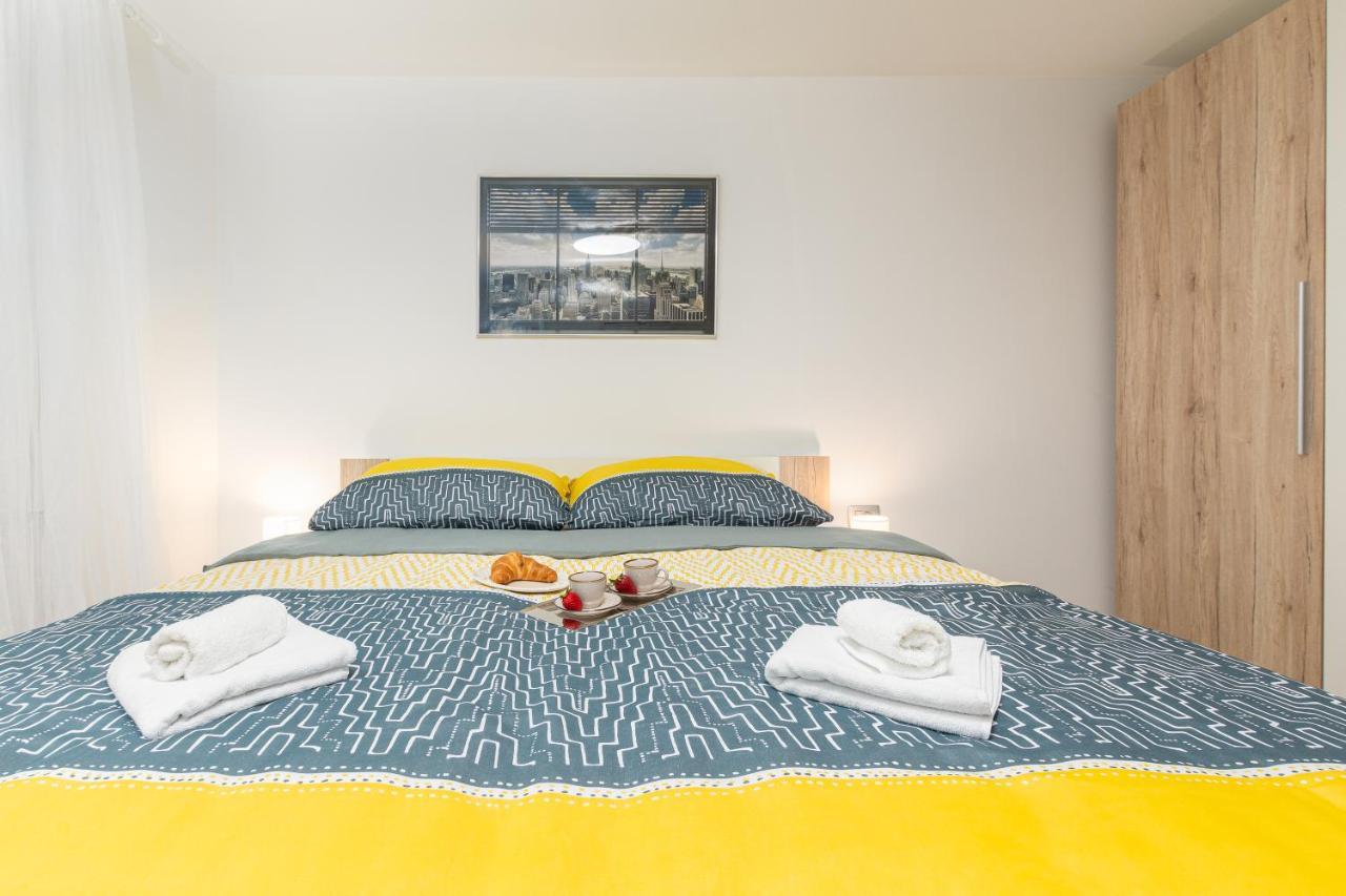Apartment Ena Near Pula Amphitheater Пула Экстерьер фото
