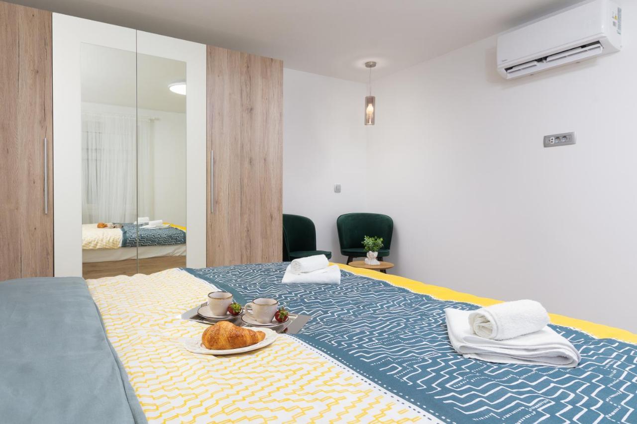 Apartment Ena Near Pula Amphitheater Пула Экстерьер фото