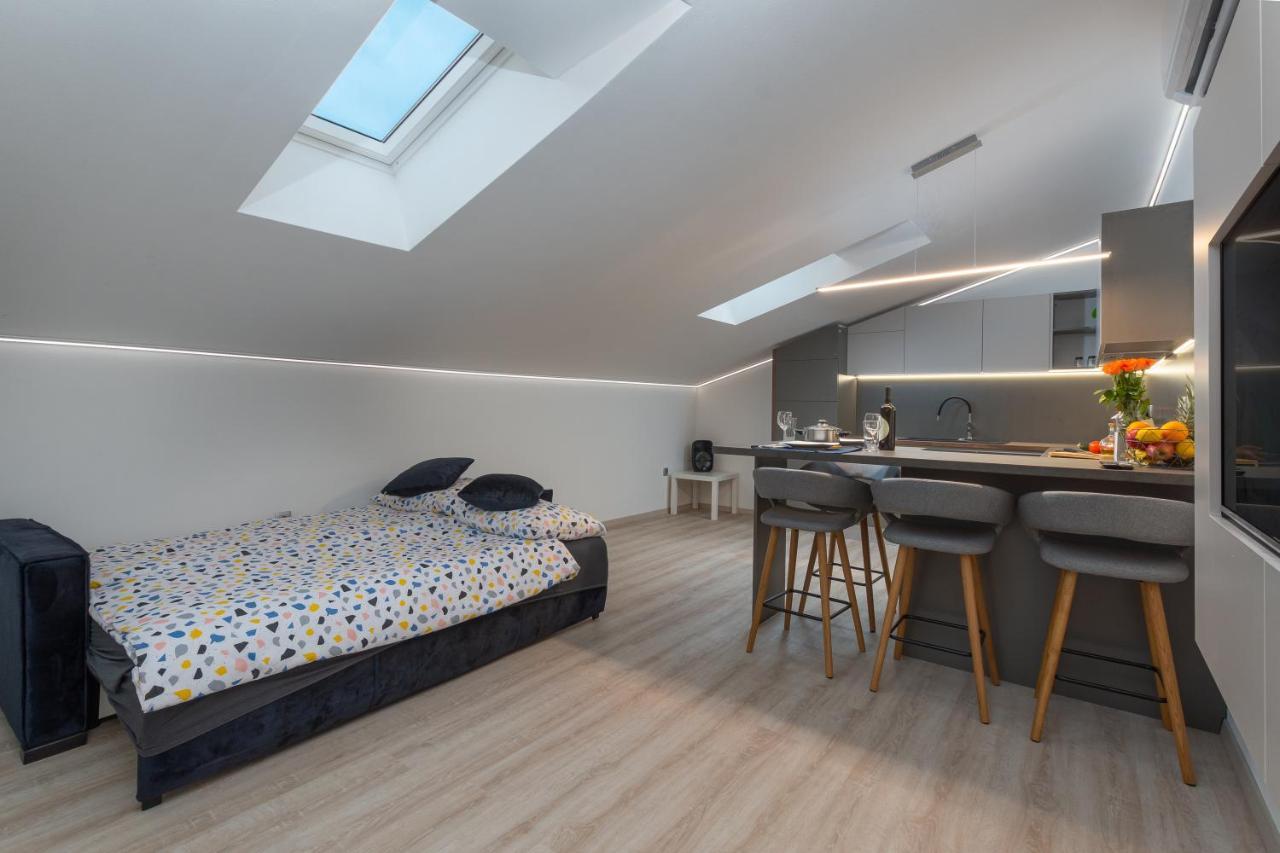 Apartment Ena Near Pula Amphitheater Пула Экстерьер фото