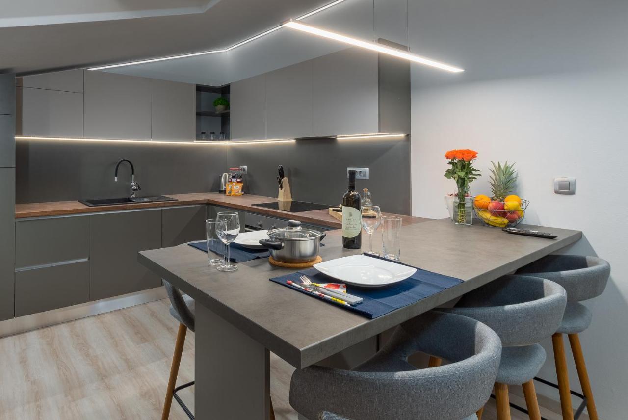Apartment Ena Near Pula Amphitheater Пула Экстерьер фото