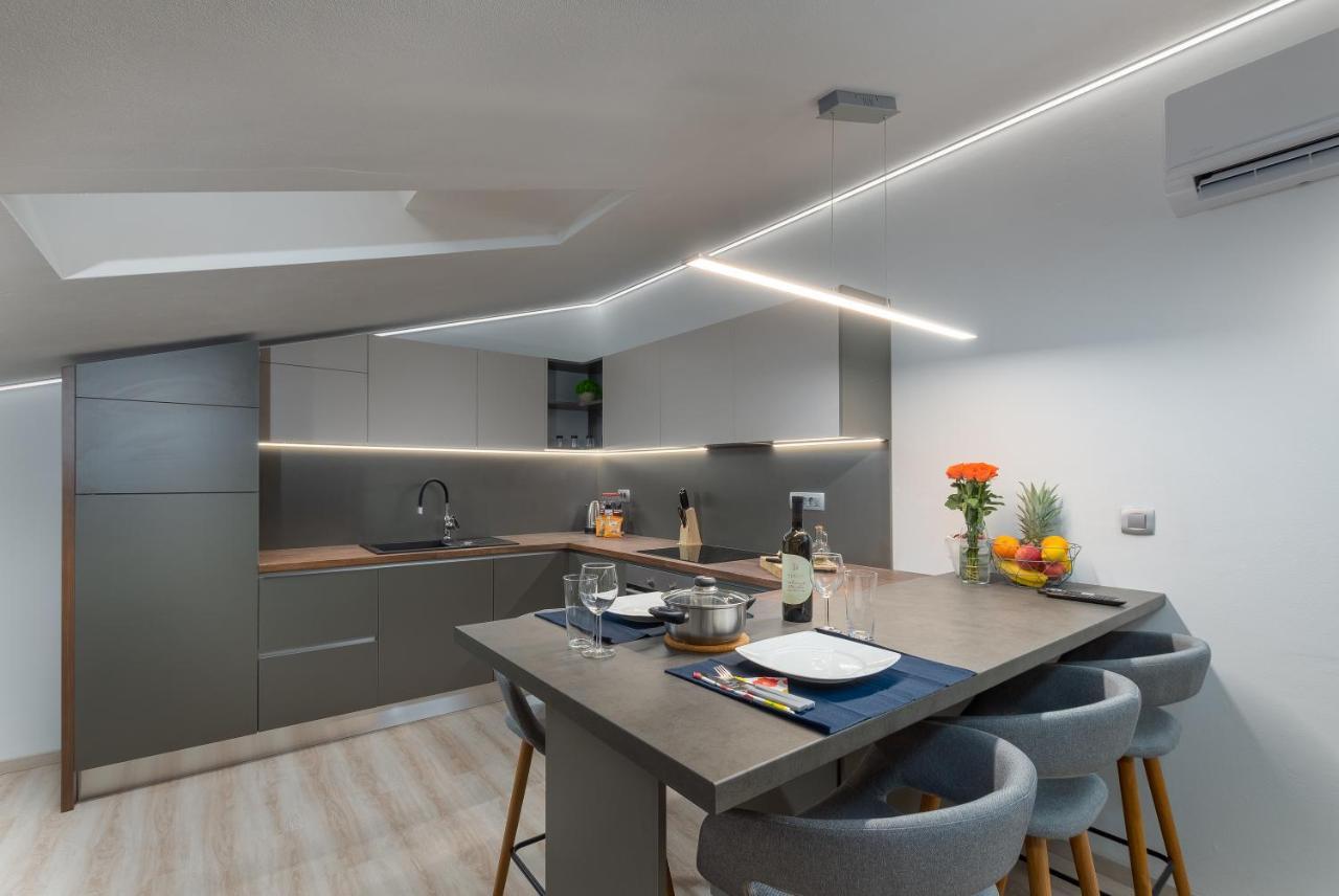 Apartment Ena Near Pula Amphitheater Пула Экстерьер фото